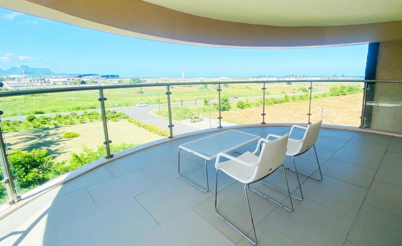 Holiday Inn Mauritius Mon Tresor By Ihg Plaine Magnien Exterior foto